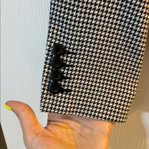 (Sold) Guess houndstooth blazer - Picture 2 of 7